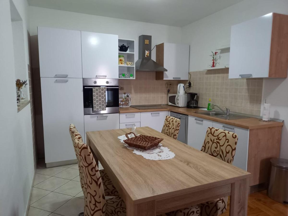 קריקווניצה Apartmani Afrodita מראה חיצוני תמונה
