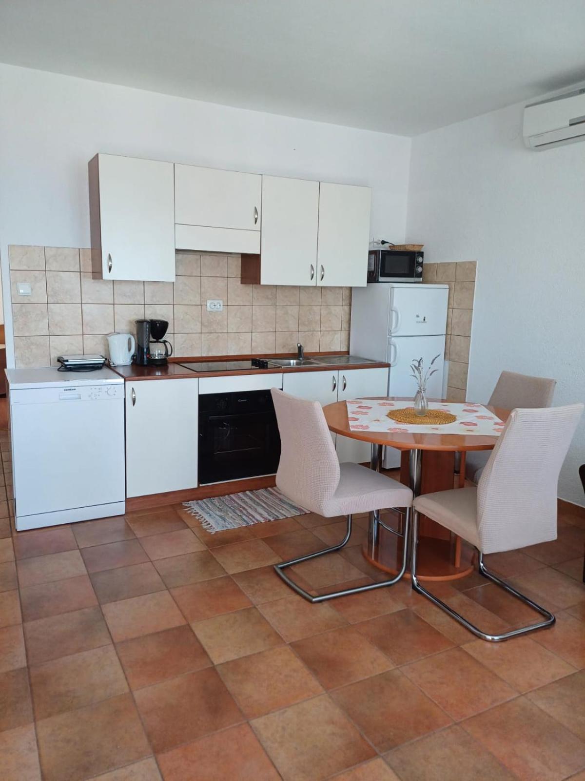 קריקווניצה Apartmani Afrodita מראה חיצוני תמונה
